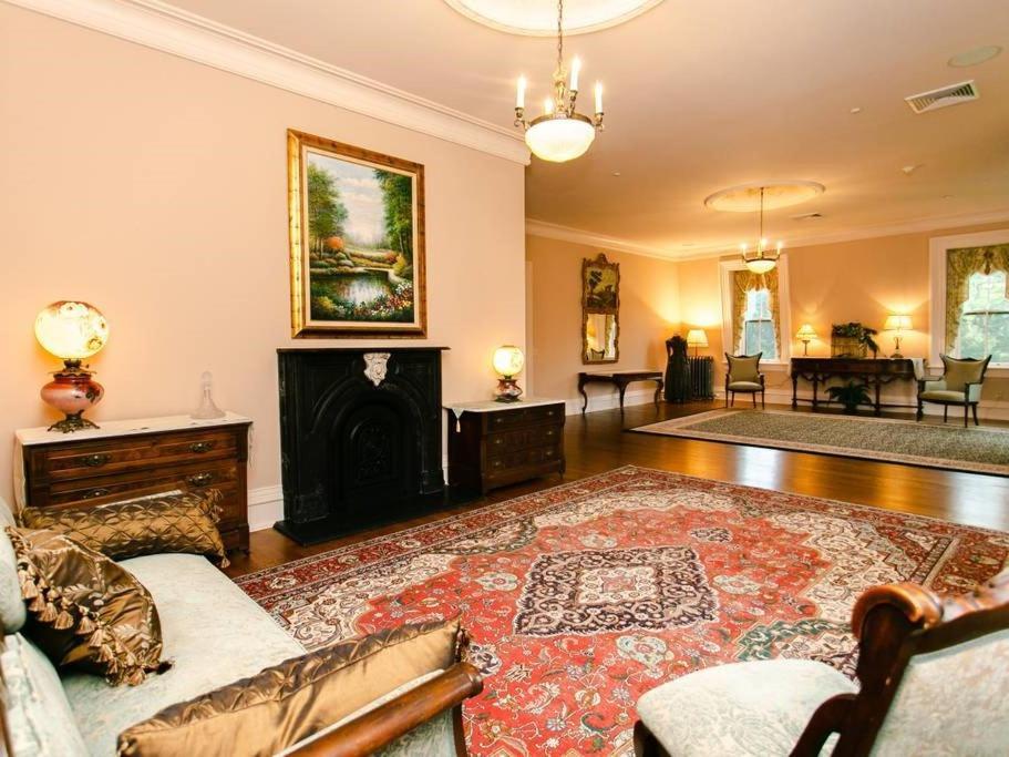 Silas W Robbins B&B Wethersfield Экстерьер фото