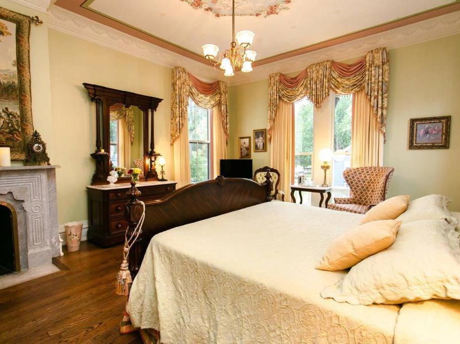 Silas W Robbins B&B Wethersfield Экстерьер фото